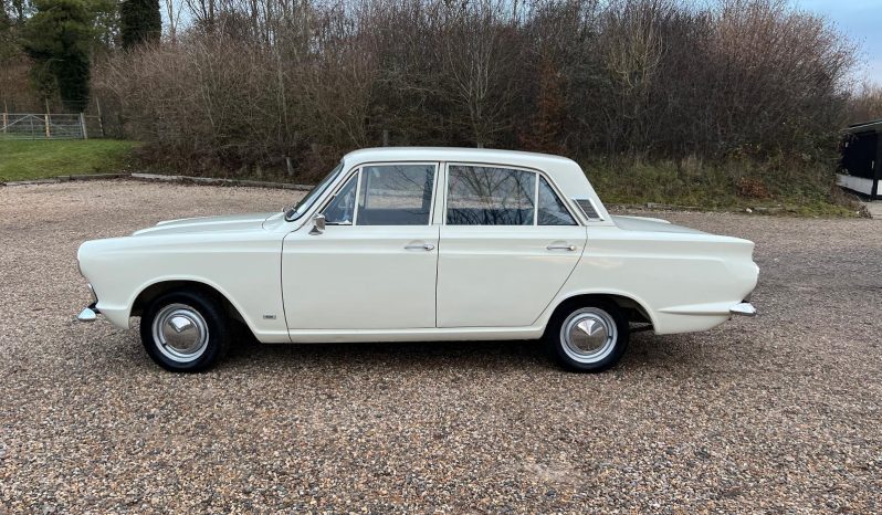 
								Ford Cortina MK1 1500 Deluxe full									