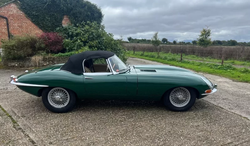 
								Jaguar E Type Series 1 Roadster 1964 full									