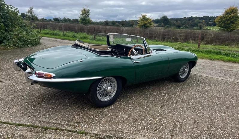 
								Jaguar E Type Series 1 Roadster 1964 full									